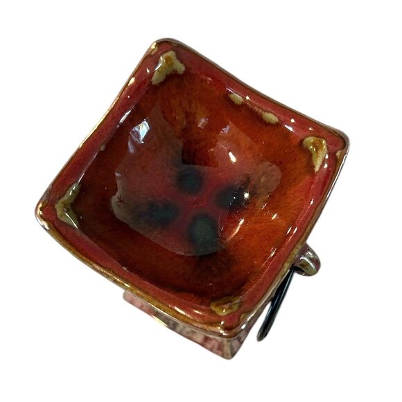Red Ceramic Asian Themed Candle Holder with Black Metal Rings - Picture 5 of 6